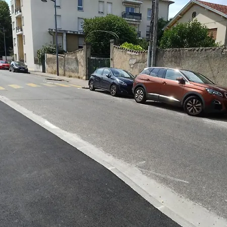 Bel Type F2 Vaux En Velin Village 69120