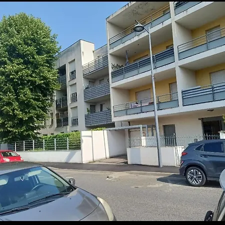 Bel Type F2 Vaux En Velin Village 69120 Vaulx-en-Velin